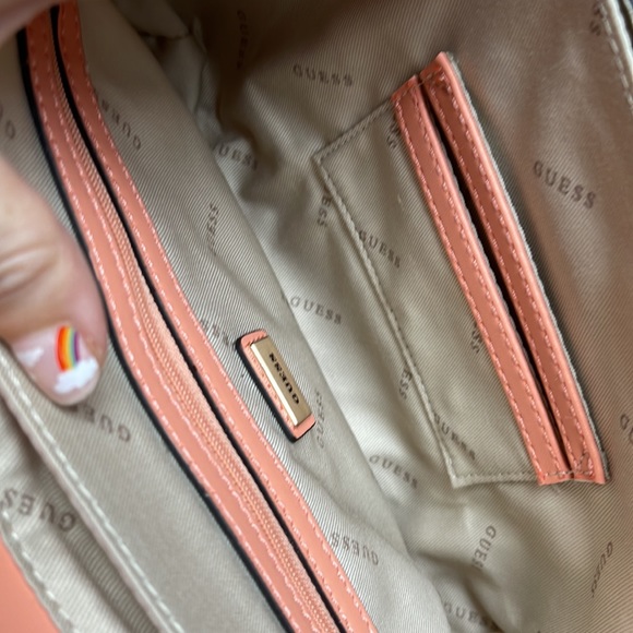 Guess ToteBag - Picture 4 of 9